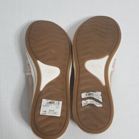 Clarks Cloudsteppers Slip On Shoes Size 7.5 M Taupe Canvas Striped Casual Comfy - Picture 9 of 10